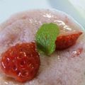 アルファ☆トモ's cooksnap of when they made 粉寒天で☆ヘルシーいちごプリン.