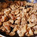 Love☆akiyuzu's cooksnap of when they made 柔らか鶏もも肉&マッシュルーム炒め煮.