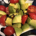 チャブまる's cooksnap of when they made 簡単♪小鉢 アボカドとトマトの塩昆布和え.