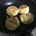 ぐりとぐらの姉's cooksnap of when they made チーズ入りポテトもち.