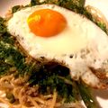 momoetsu's cooksnap of when they made 深夜食堂の焼きそば（目玉焼きのせ）.