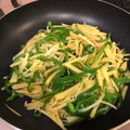 くぅちょこらんたん's cooksnap of when they made ピーマンとじゃがいもの青椒肉絲風炒め.