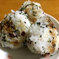 youすずニャン's cooksnap of when they made 簡単 梅と大葉の焼きおにぎり.
