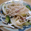 単！！'s cooksnap of when they made 簡単！きゅうりと玉ねぎの梅干し和えサラダ.