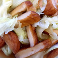 はに333's cooksnap of when they made うまみたっぷりさつま揚げと キャベツ 煮.