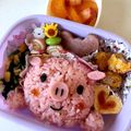 えみぶぅmama's cooksnap of when they made 食いしん坊♪ぶたちゃん＊キャラ弁.