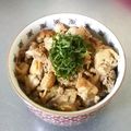 ☆ありか358☆'s cooksnap of when they made 余った甘辛手羽元で、ガーリックライス丼！.
