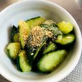 azbjbn's cooksnap of when they made 塩とごま油だけ♪きゅうりのシンプル浅漬け.