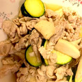 ☆alliona☆彡's cooksnap of when they made 豚肉とエリンギとズッキーニ柚子胡椒炒め.