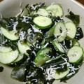 クック7FNN0F☆'s cooksnap of when they made すぐできる！わかめとシラスと胡瓜の酢の物.
