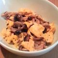にわかせんぺい's cooksnap of when they made 食べてビックリ！しめじバター炒めの卵和え.
