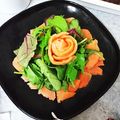 akochan215's cooksnap of when they made スモークサーモン＊ベビーリーフ薔薇サラダ.