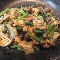 理希麻琉's cooksnap of when they made 小松菜としめじの卵炒め.