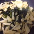 はるひろえ's cooksnap of when they made じゃがいもとわかめの麺つゆバター炒め.