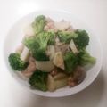 ポニーリボン's cooksnap of when they made ＊鶏もも肉とブロッコリーのにんにく炒め＊.