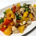 sato3★'s cooksnap of when they made 鶏むね肉とパプリカのタイ風炒め.