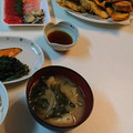 2児ママみきてぃ's cooksnap of when they made 玉ねぎとワカメと油揚げの味噌汁.
