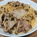 クックI6ES3I☆'s cooksnap of when they made 豚と茸の塩昆布ガリバタポン酢パスタ♡.
