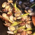 240YUTTA's cooksnap of when they made 簡単♫あさりとアスパラのガーリック酒蒸し.