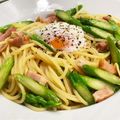 シャンエリンコ's cooksnap of when they made ベーコンとアスパラのパスタ 温玉のせ.