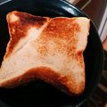 いちごあめ、's cooksnap of when they made 冷凍食パンをフライパンでフワモチ復元.