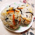 のり子のおかず♪'s cooksnap of when they made リメイク！ひじきと梅のおにぎり✿ฺฺ.