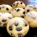 malugon's cooksnap of when they made 豆大福みたいな黒豆あんぱん.