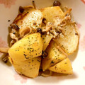 ＊SaKaNa＊'s cooksnap of when they made ポテトとしめじのマヨネーズ炒め.