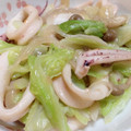 レオミウ's cooksnap of when they made いかとキャベツの中華塩炒め.