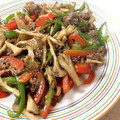 ゆーこリン♡'s cooksnap of when they made 牛肉と舞茸、パプリカのオイスター炒め.