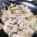 はるいろいちご's cooksnap of when they made しめじと豚肉のごまマヨ炒め.