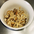 ちゅんまき☆'s cooksnap of when they made レンジで簡単♪しめじのマヨわさび和え♪.