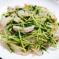 saalalan's cooksnap of when they made 豚トロと豆苗の炒め物.