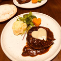 けそもく's cooksnap of when they made デミグラス仕込みの本格煮込みハンバーグ.