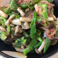☆けちか☆'s cooksnap of when they made 簡単おいしい♪ピーマンとしめじの梅いため.