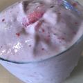 Yokchina's cooksnap of when they made トゥット･バナナ（苺バナナシェイク）.