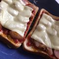 みー３２'s cooksnap of when they made カリーブルスト風ピザトースト.