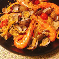 yesmama's cooksnap of when they made フライパンで簡単♪魚介とトマトのパエリア.