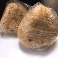 にゃんこスイマー's cooksnap of when they made おかかとゴマのおにぎり♡お弁当にも♪.
