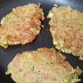 クックPYWFJY☆'s cooksnap of when they made ねぎ！チーズ！大量消費の、チヂミもどき.