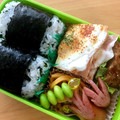 ひろママ✴︎'s cooksnap of when they made 簡単おにぎり♡わかめとしらすのおにぎり♡.