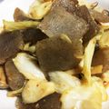 すぃーてぃ's cooksnap of when they made 冷凍こんにゃくとダシダdeモツ炒め風.