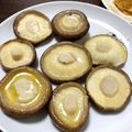 ☆きむちゃん★'s cooksnap of when they made 誰でも出来る！丸ごと椎茸バター焼き☆.