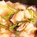 akitam529's cooksnap of when they made 牡蠣のもつ鍋風！スタミナにんにく鍋！.