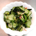 えりりん♡'s cooksnap of when they made わかめとカニカマときゅうりの酢の物.