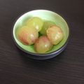 ☆こまっと☆'s cooksnap of when they made 簡単！キレイ！離乳食にも☆ぶどうの剥き方.