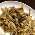hiromomomo's cooksnap of when they made 舞茸と牛肉とごぼう.