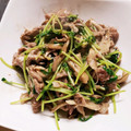 ityk2001's cooksnap of when they made 豚肉&豆苗&舞茸の醤油マヨ炒め❤️簡単☆.
