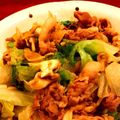 おきょうねえ's cooksnap of when they made 豚バラ肉とレタス舞茸の白みそ炒め煮.