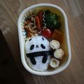 みるく茶's cooksnap of when they made 簡単キャラ弁＊頭でっかちパンダおにぎり.